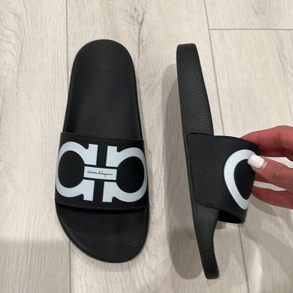 Salvatore Ferragamo Groove Gancini Pool Slide - Picture 7 of 13